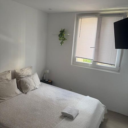 Privat Room In Private Security Residence With Free Parking, 1 Minute From Tramway, 9 Minutes From De Center, Accessible All Transports Niza Exterior foto