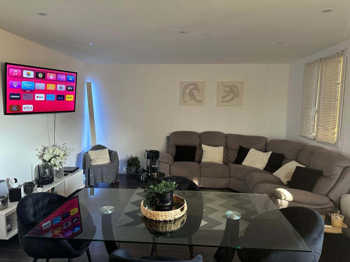 Privat Room In Private Security Residence With Free Parking, 1 Minute From Tramway, 9 Minutes From De Center, Accessible All Transports Niza Exterior foto
